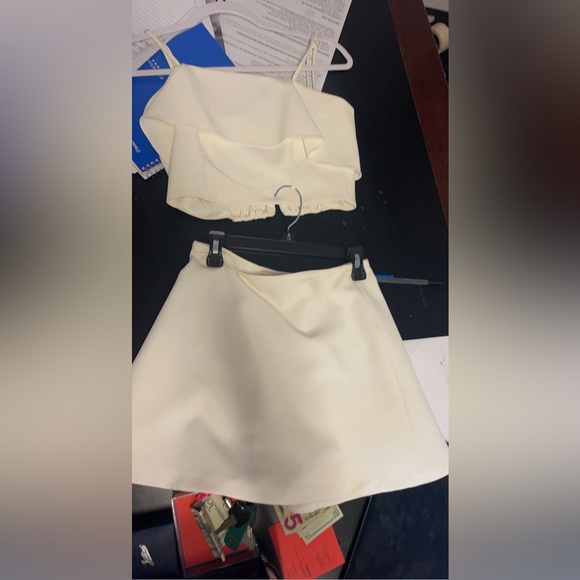 super cute formal dress the brand is Gianni Binni - Picture 2 of 3